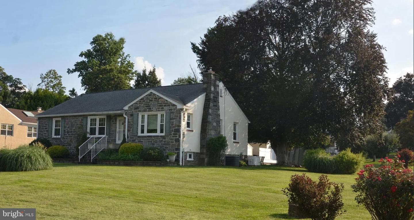 302 S Valley Forge Road photo 4