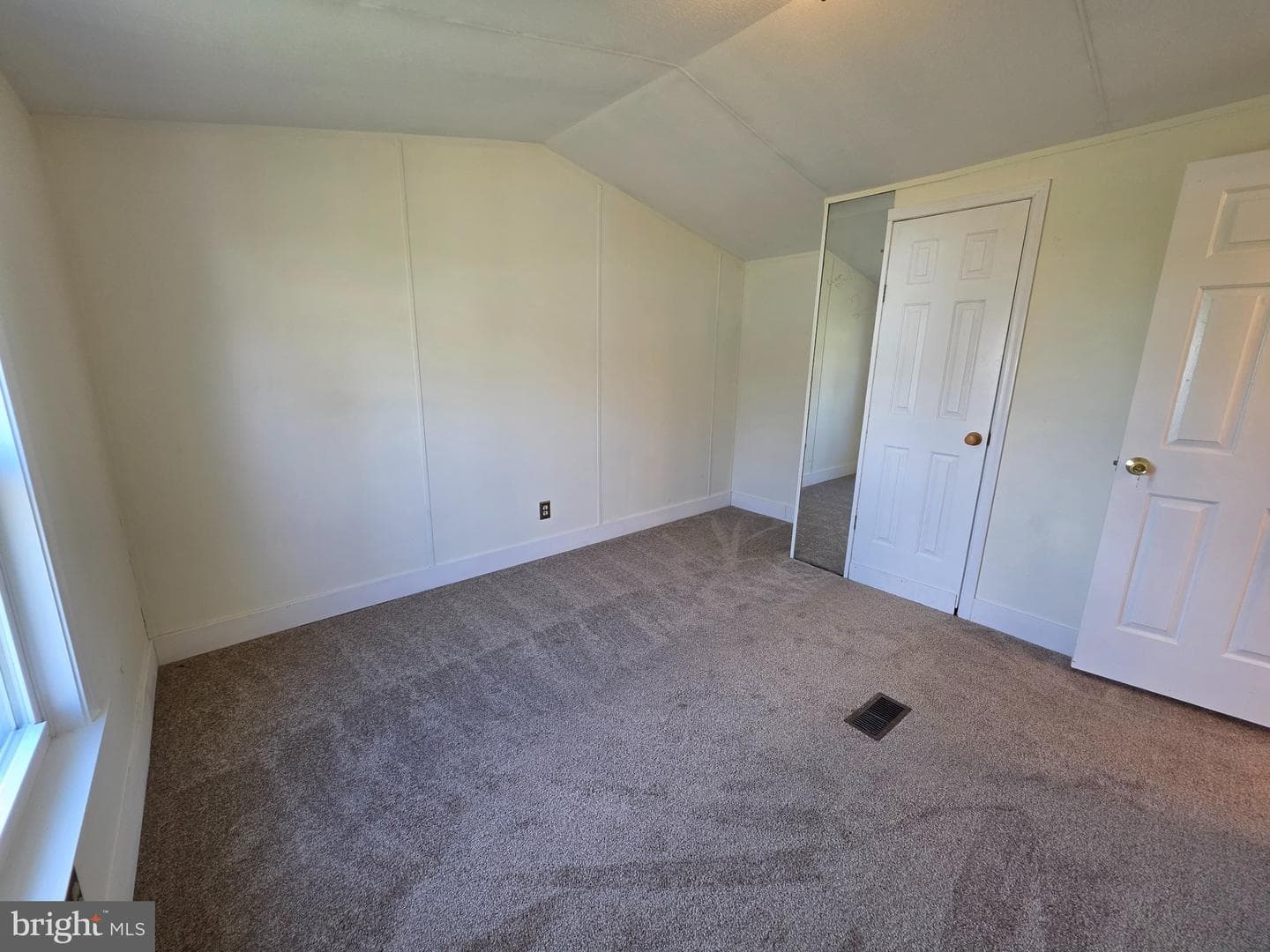 864 Aspen Avenue photo 15