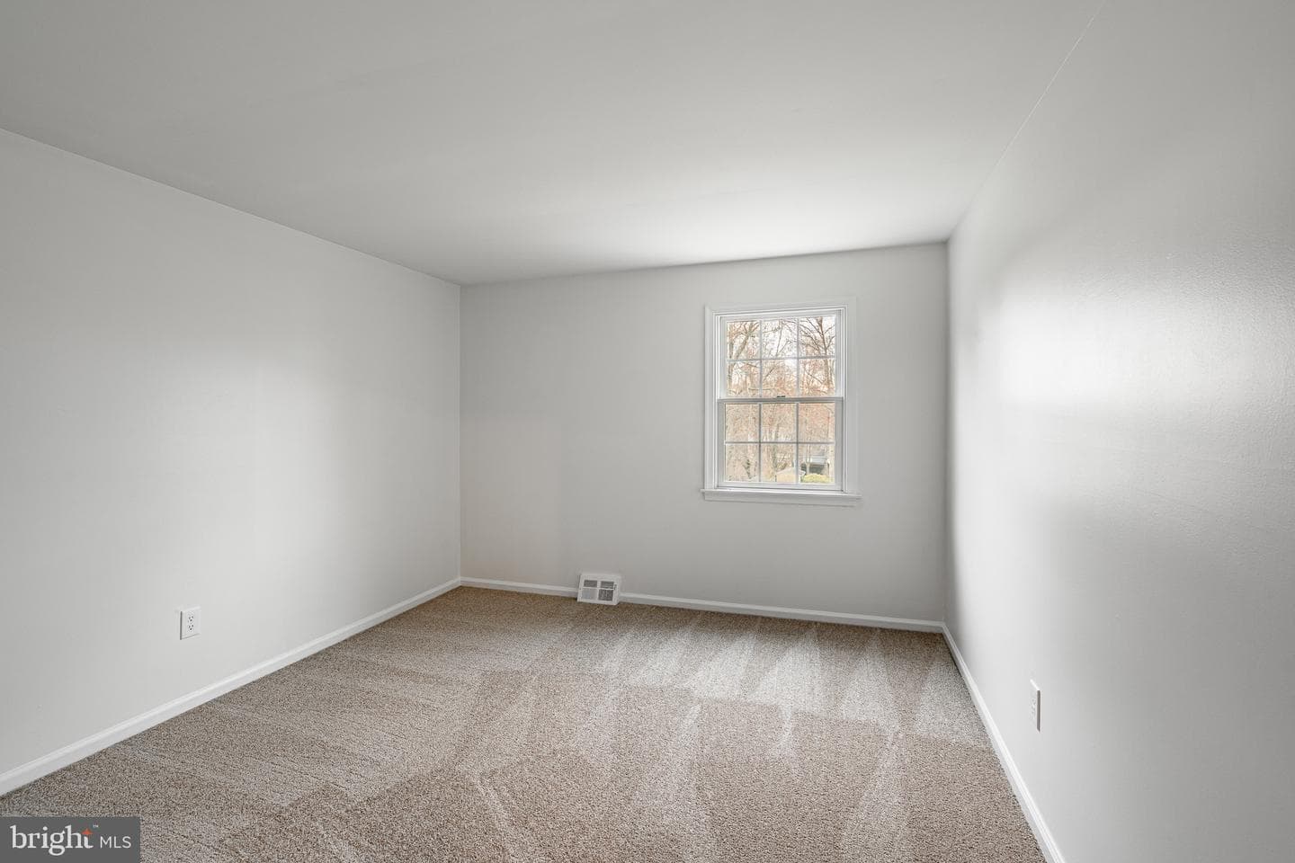 1223 Hawthorne Lane photo 35