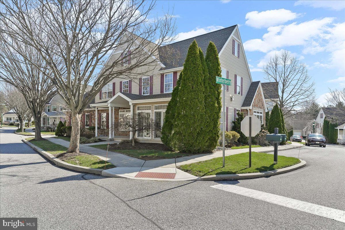 403 Winterberry Drive photo 4
