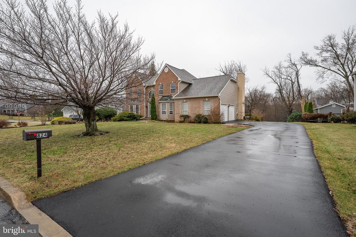 824 Waverly Road photo 2