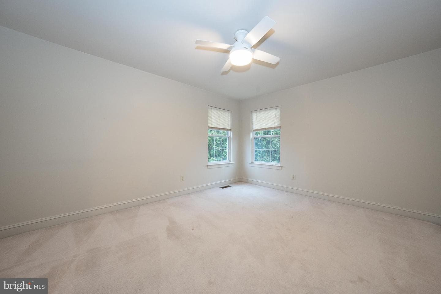 824 Waverly Road photo 29