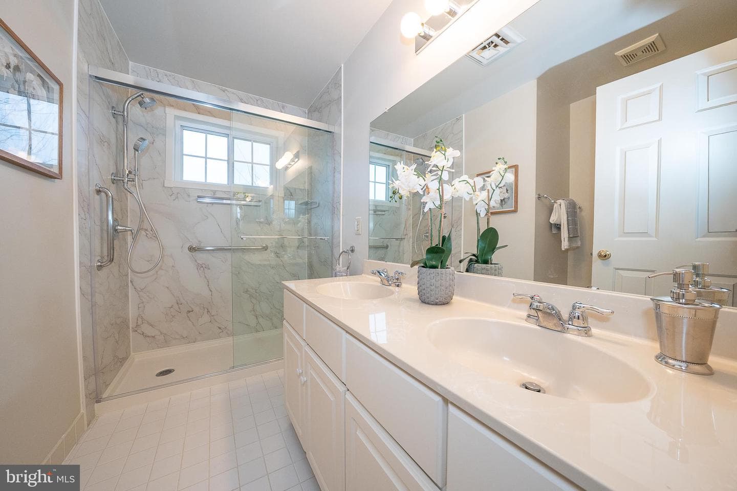 824 Waverly Road photo 32