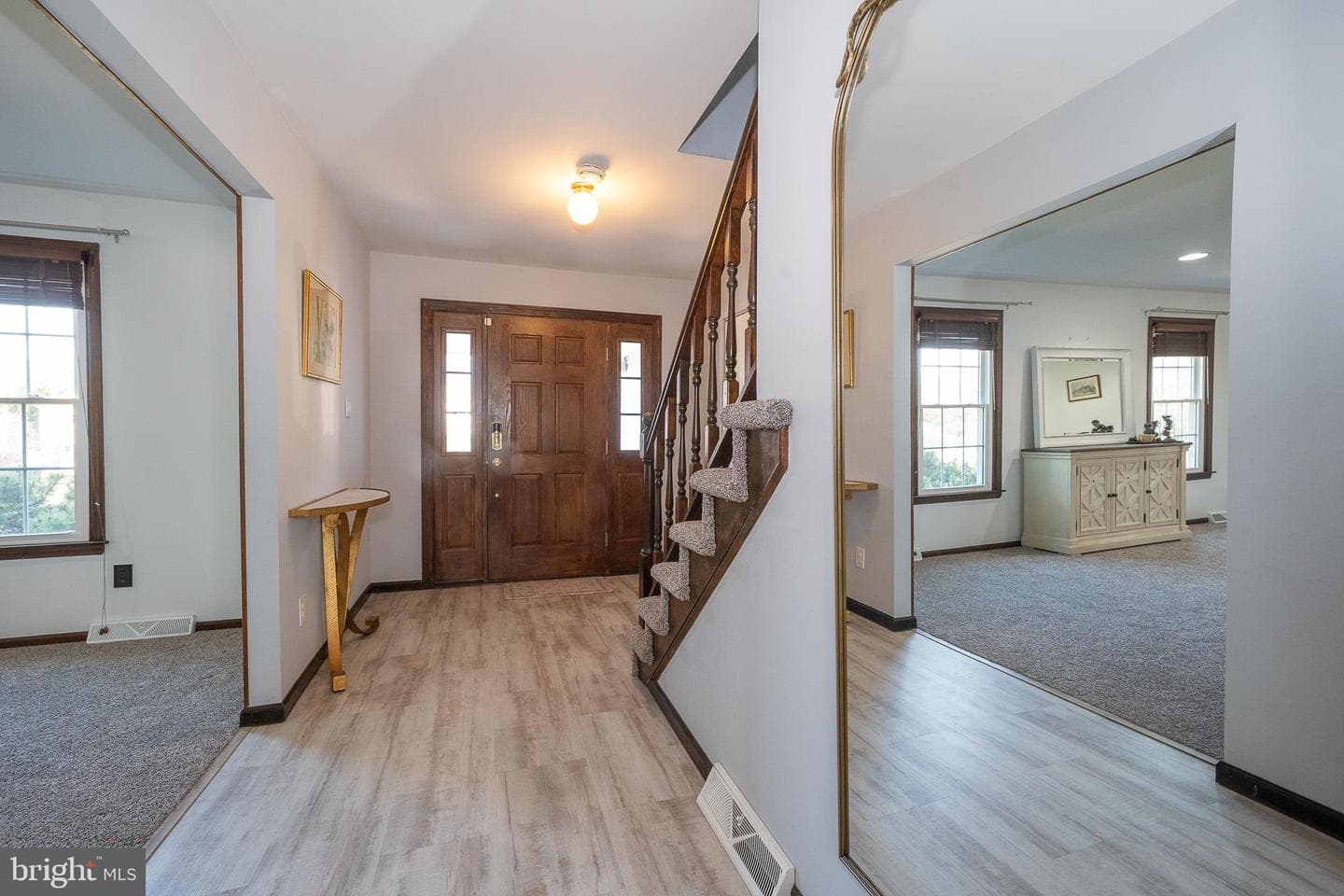 115 Hawthorne Lane photo 4