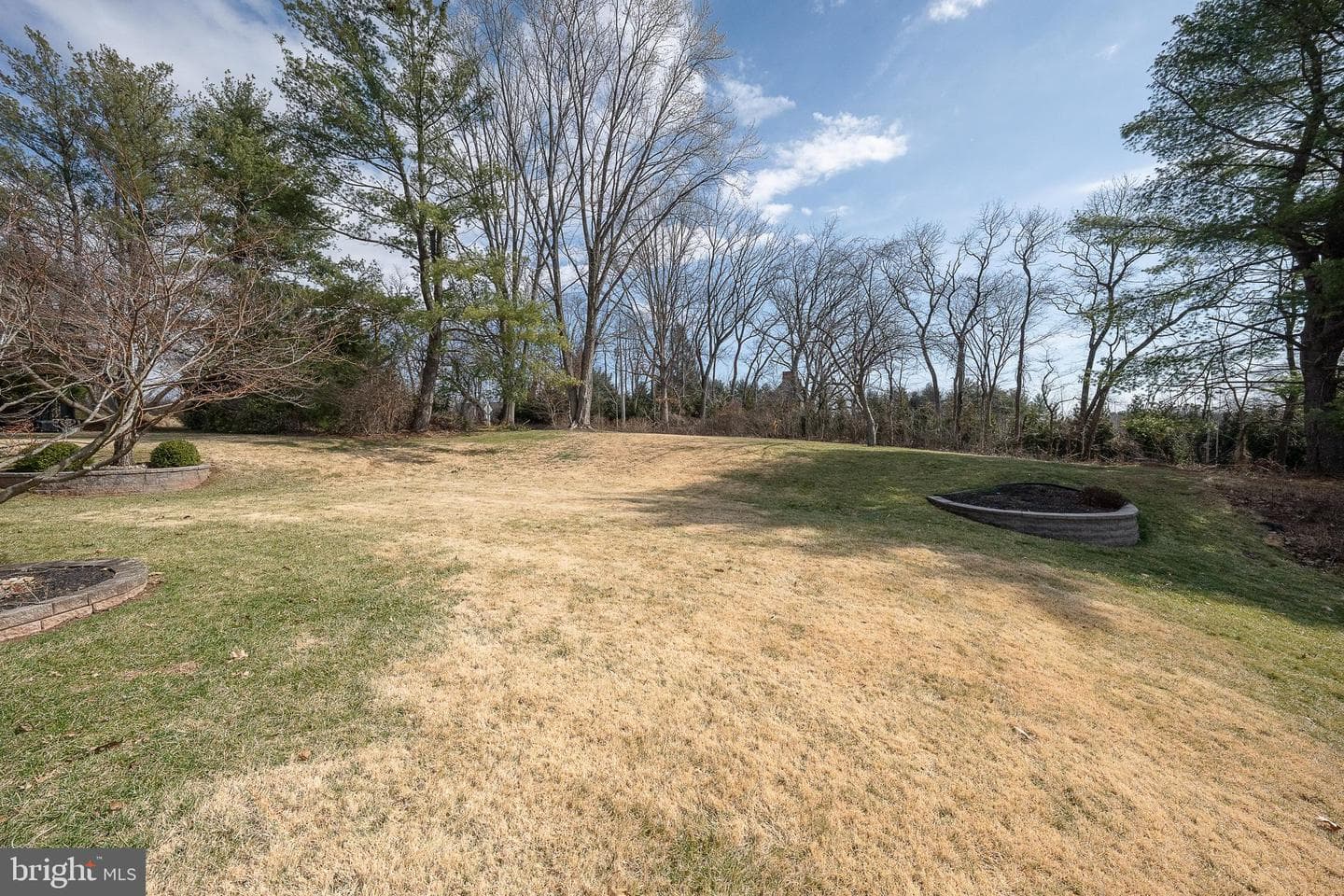 115 Hawthorne Lane photo 42