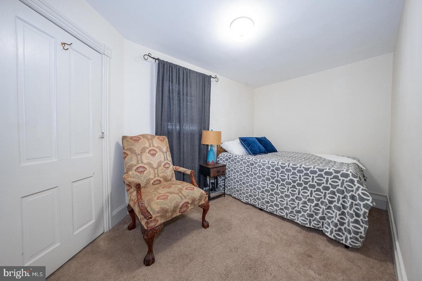 40 Grove Avenue photo 16