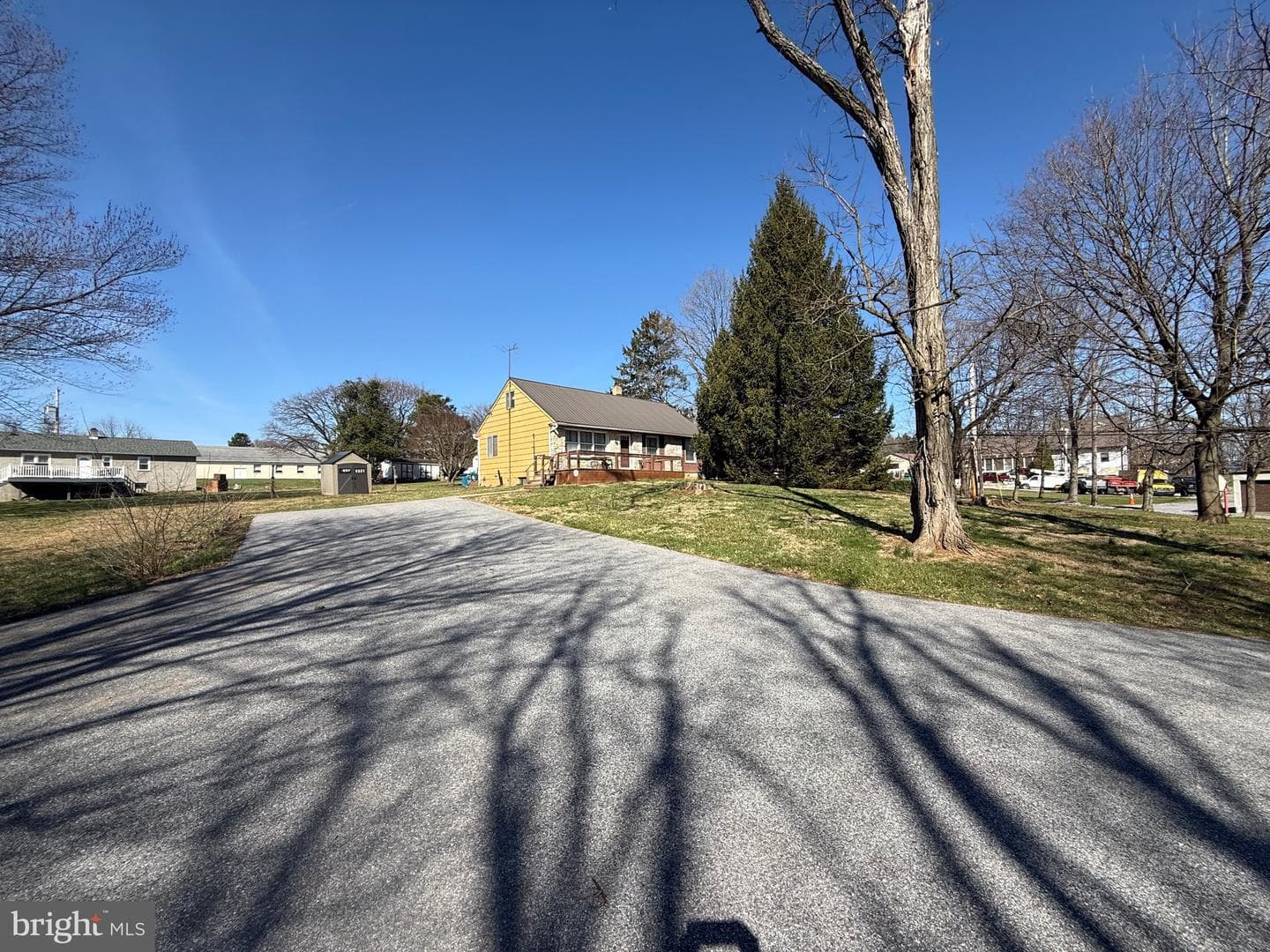 283 Kelton Road photo 3