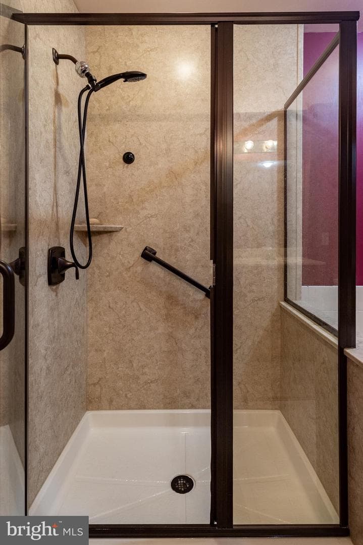105 Yorktown Court photo 18