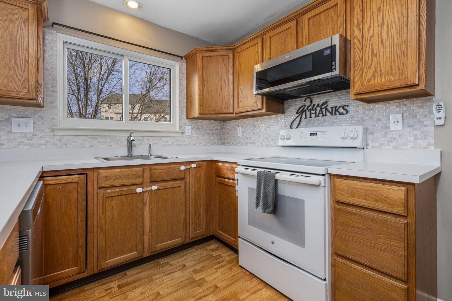213 Thornridge Drive photo 7