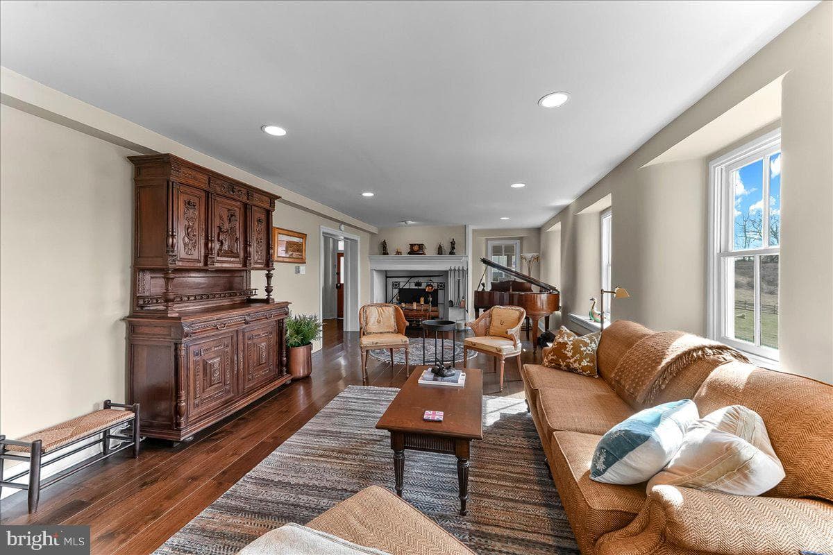 2563 Veronica Drive photo 21