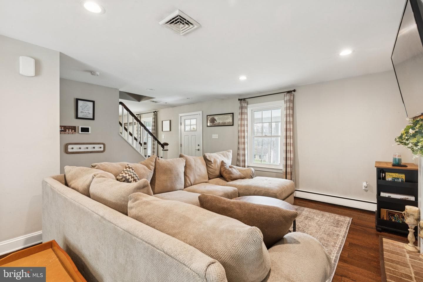 9 Whitely Road photo 8