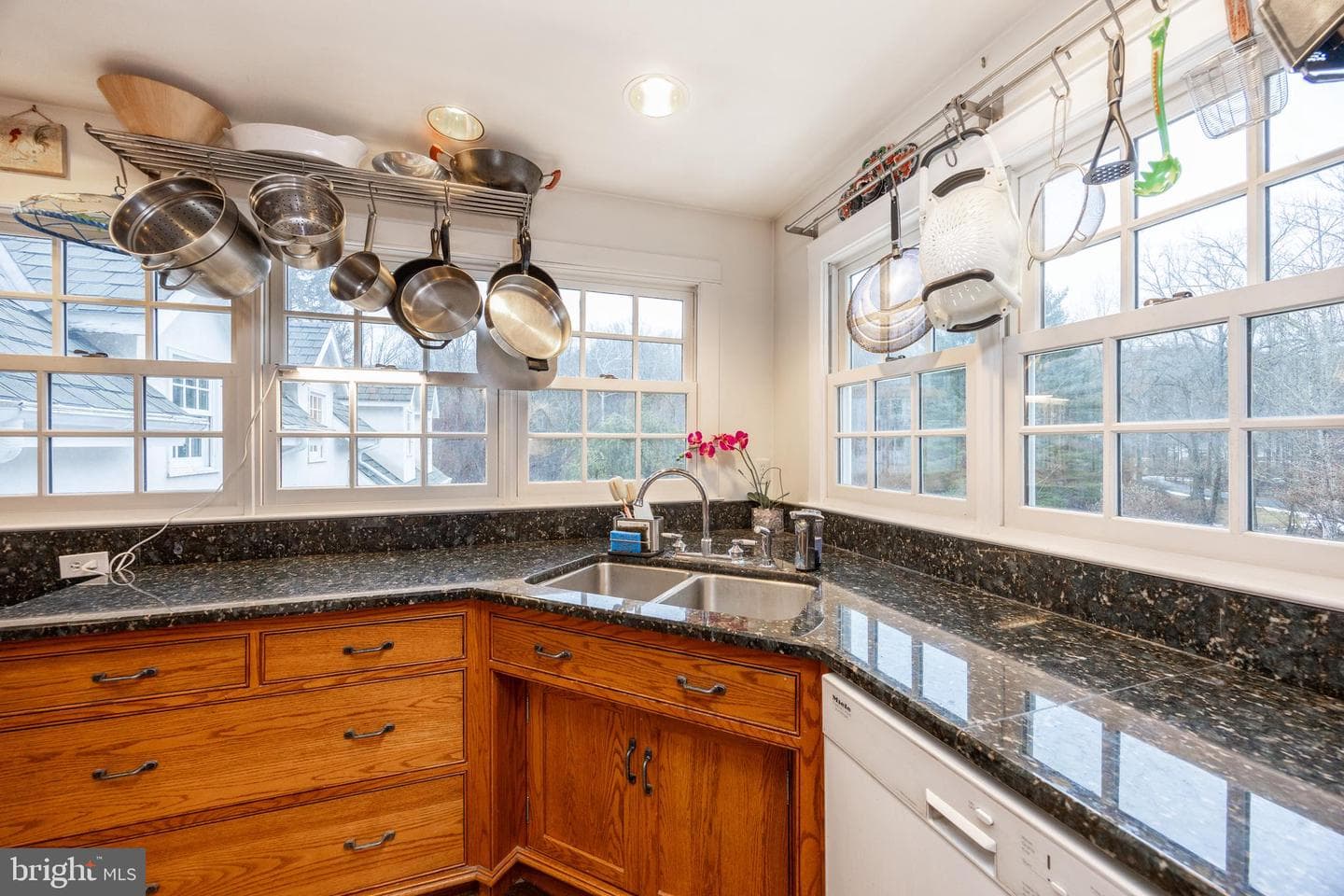 580 Reeds Road photo 41