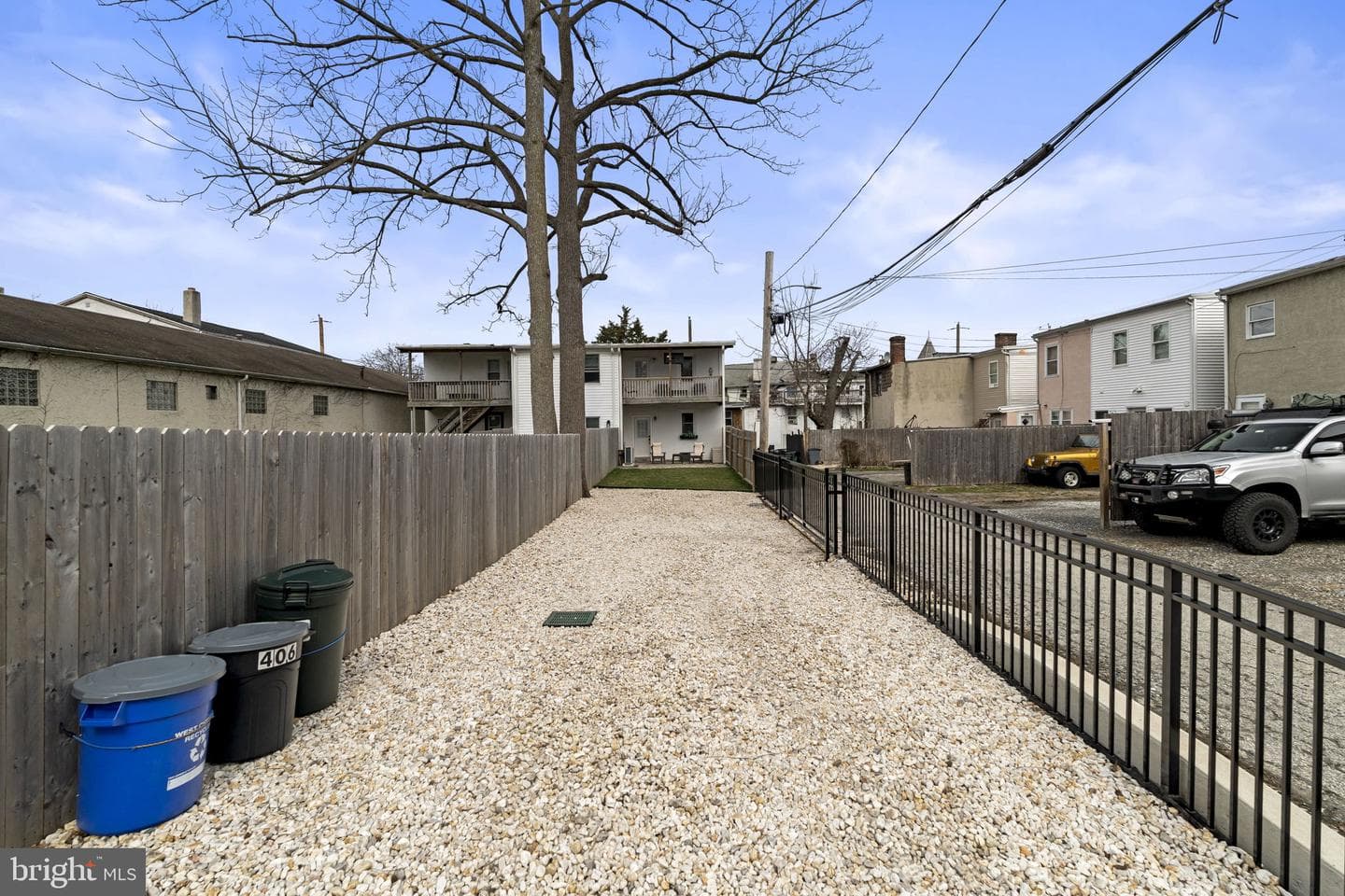 406 W Chestnut Street photo 32