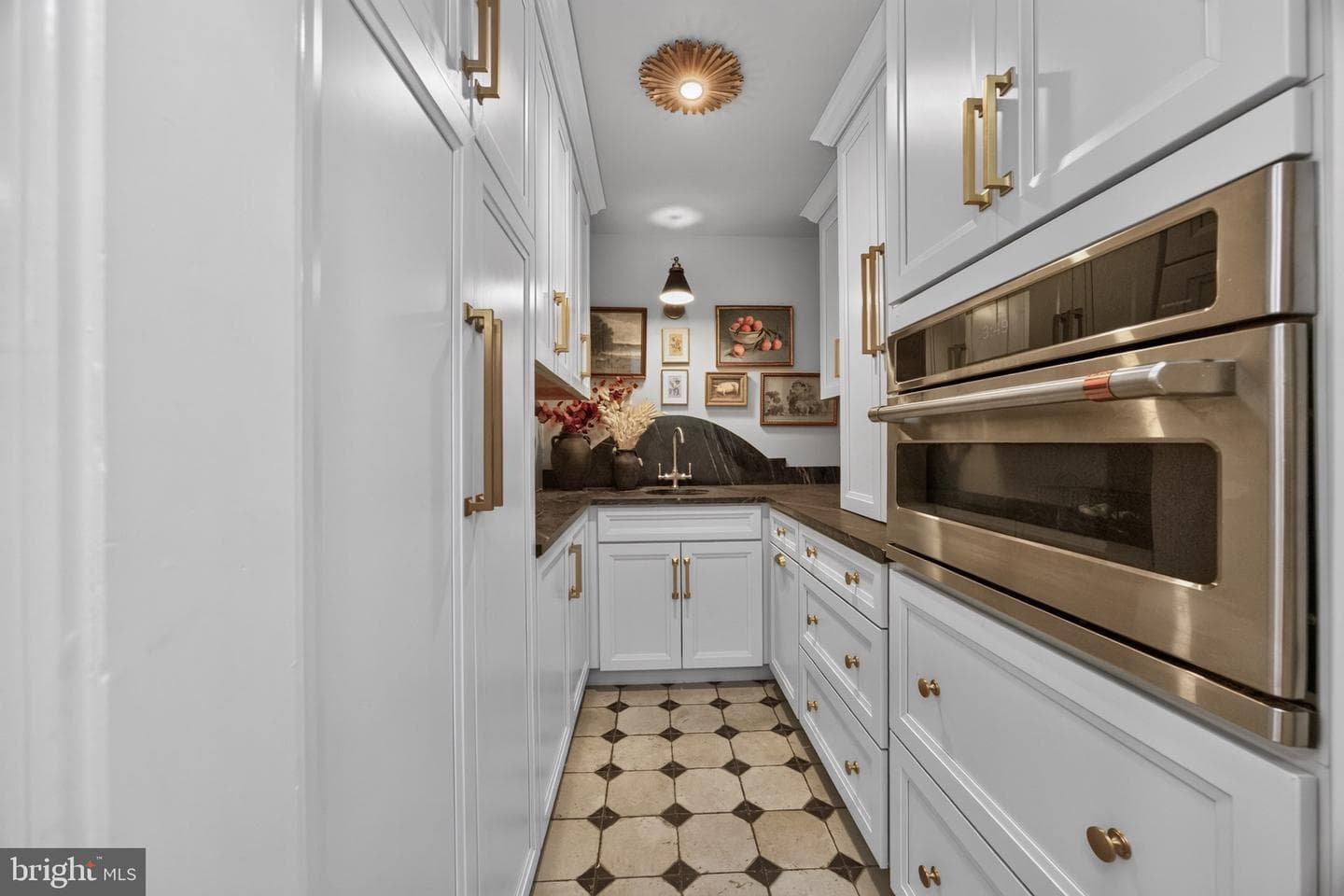 1236 Highgate Road photo 8