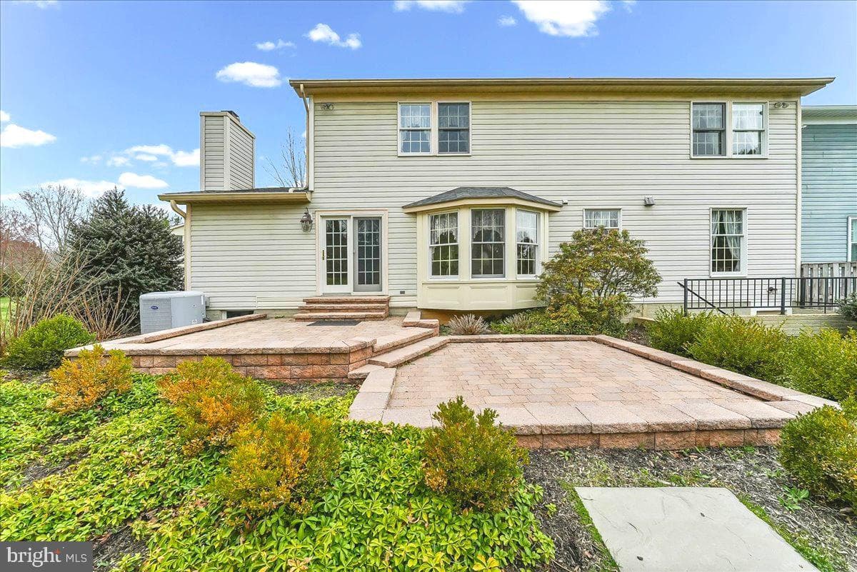 203 Balmoral Circle photo 32