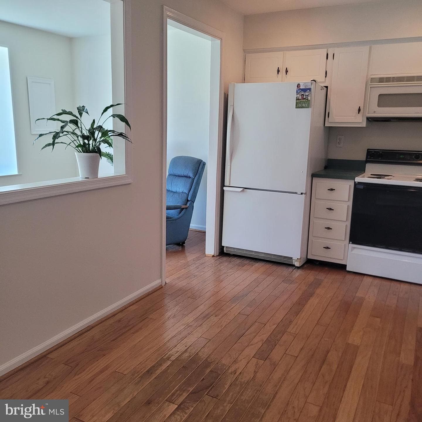 430 Carmarthen Court photo 8