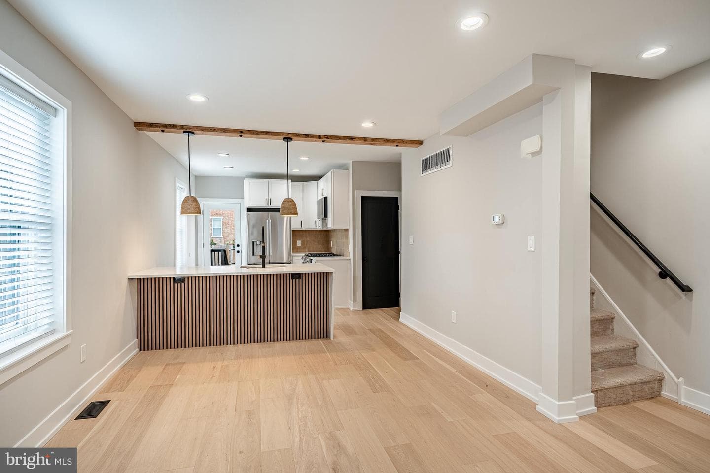 303 W Washington Street photo 11