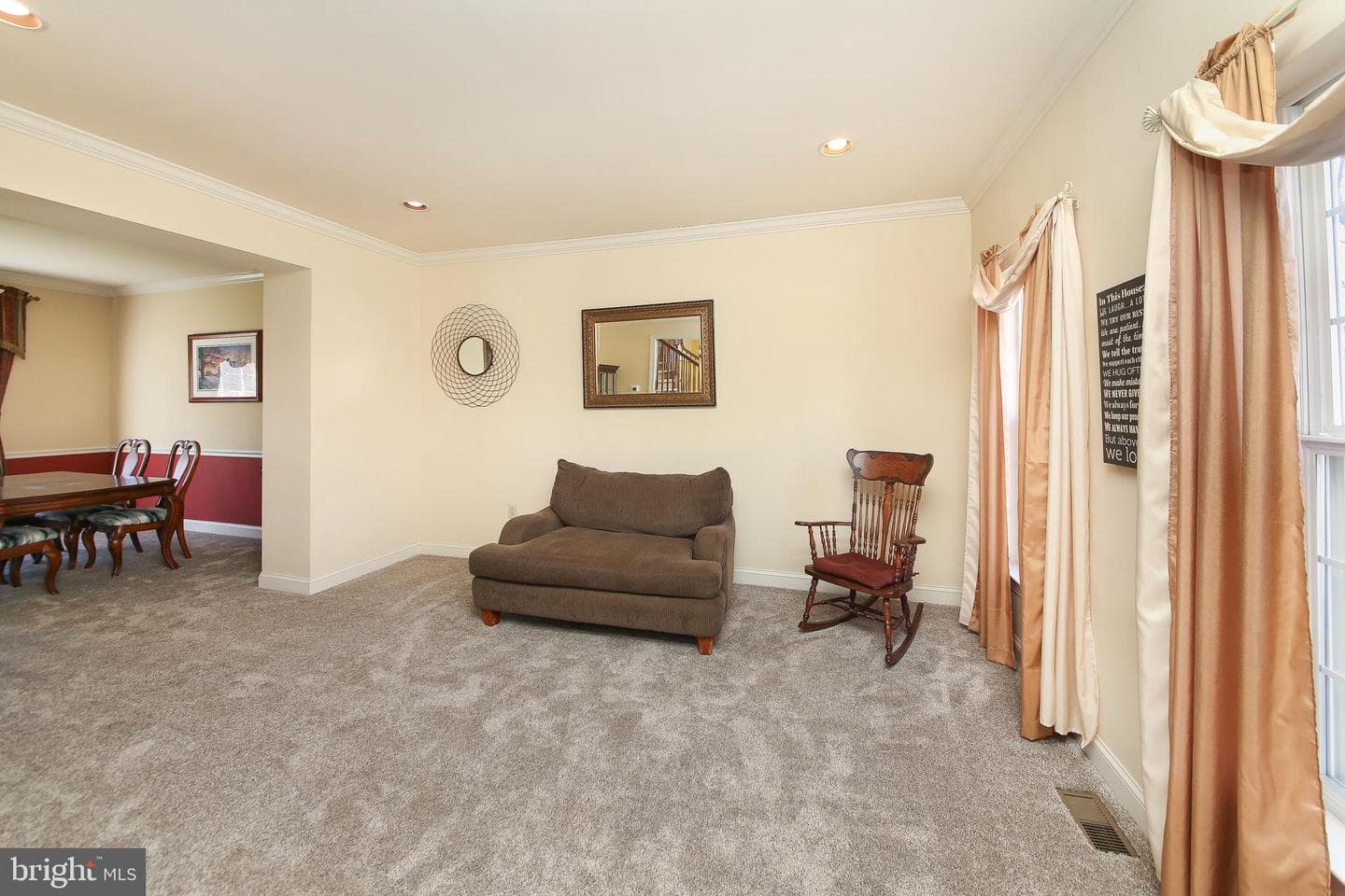 212 Truman Way photo 4