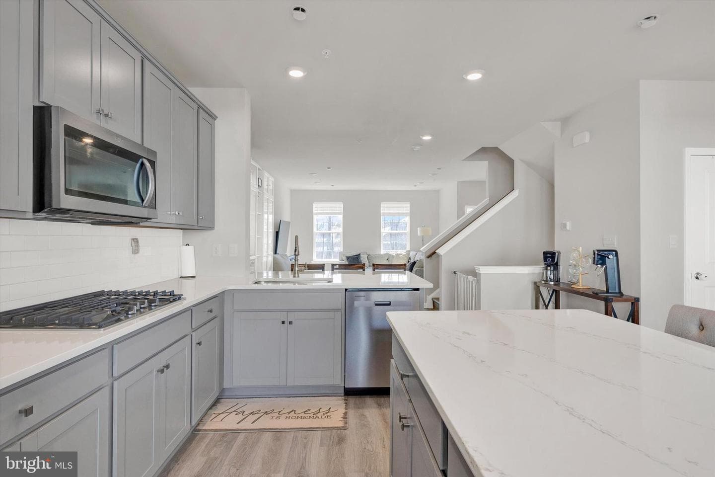 423 Smithworks Boulevard photo 4