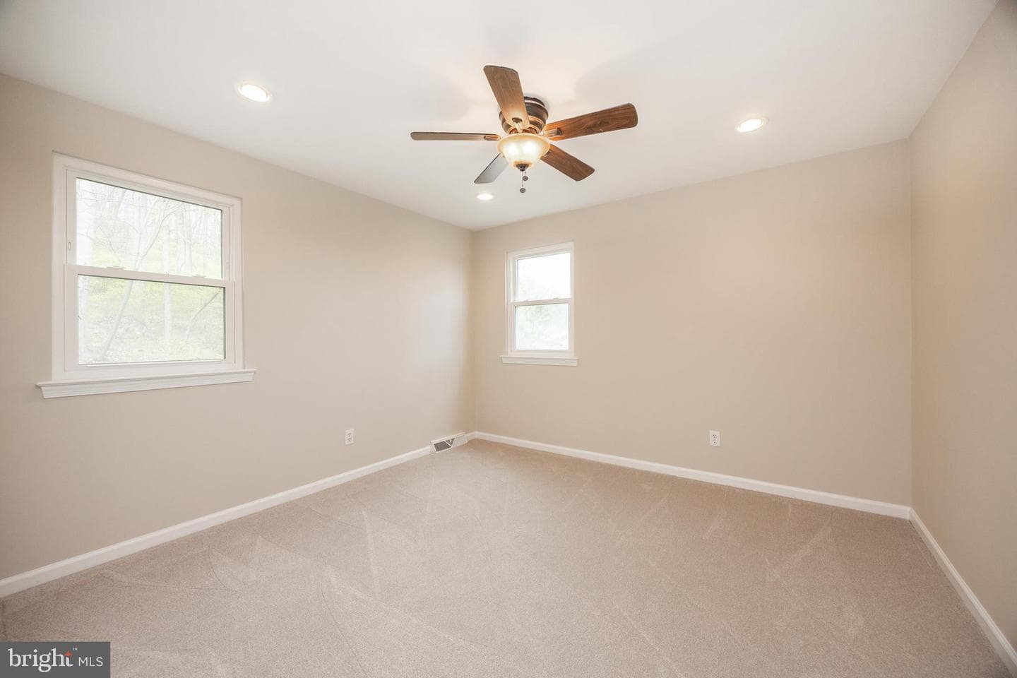 401 Baker Lane photo 27