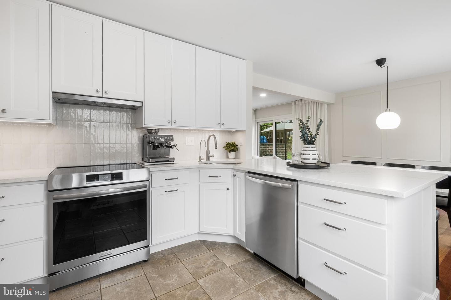 306 Hanover Court photo 4
