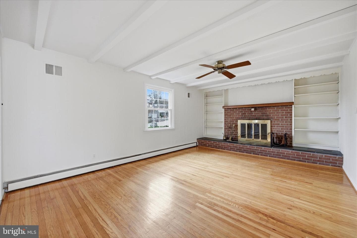 560 Watford Lane photo 16