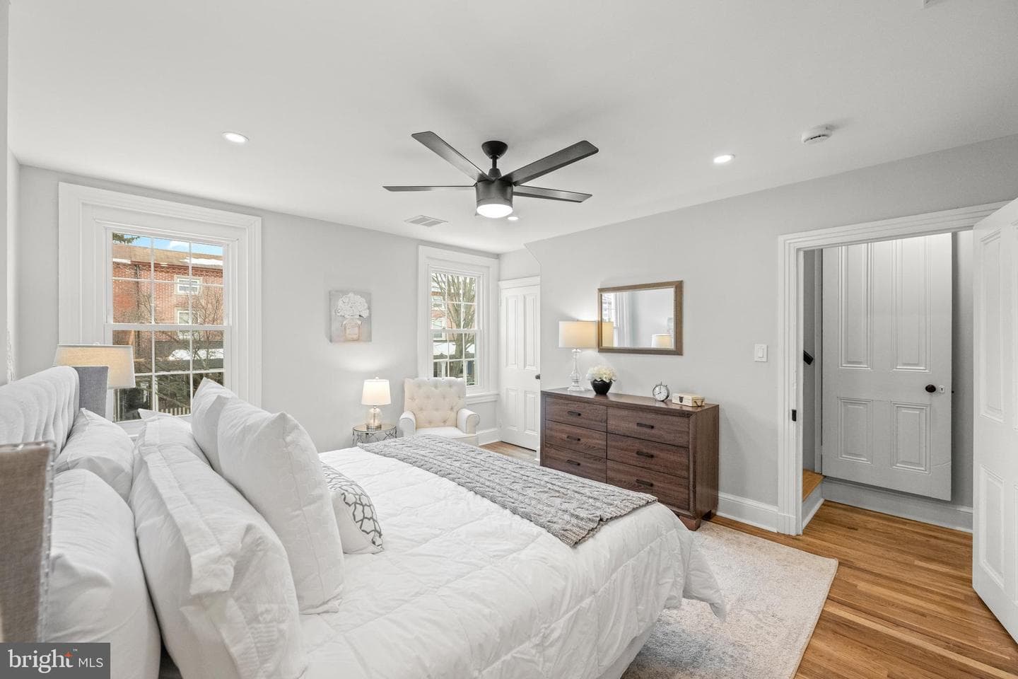 222 W Barnard Street photo 20
