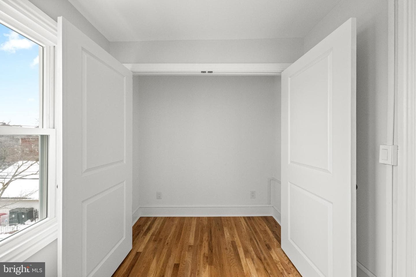 222 W Barnard Street photo 29