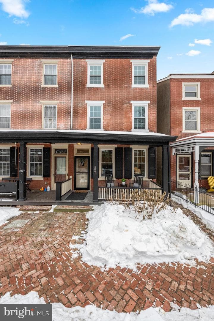 222 W Barnard Street photo 34