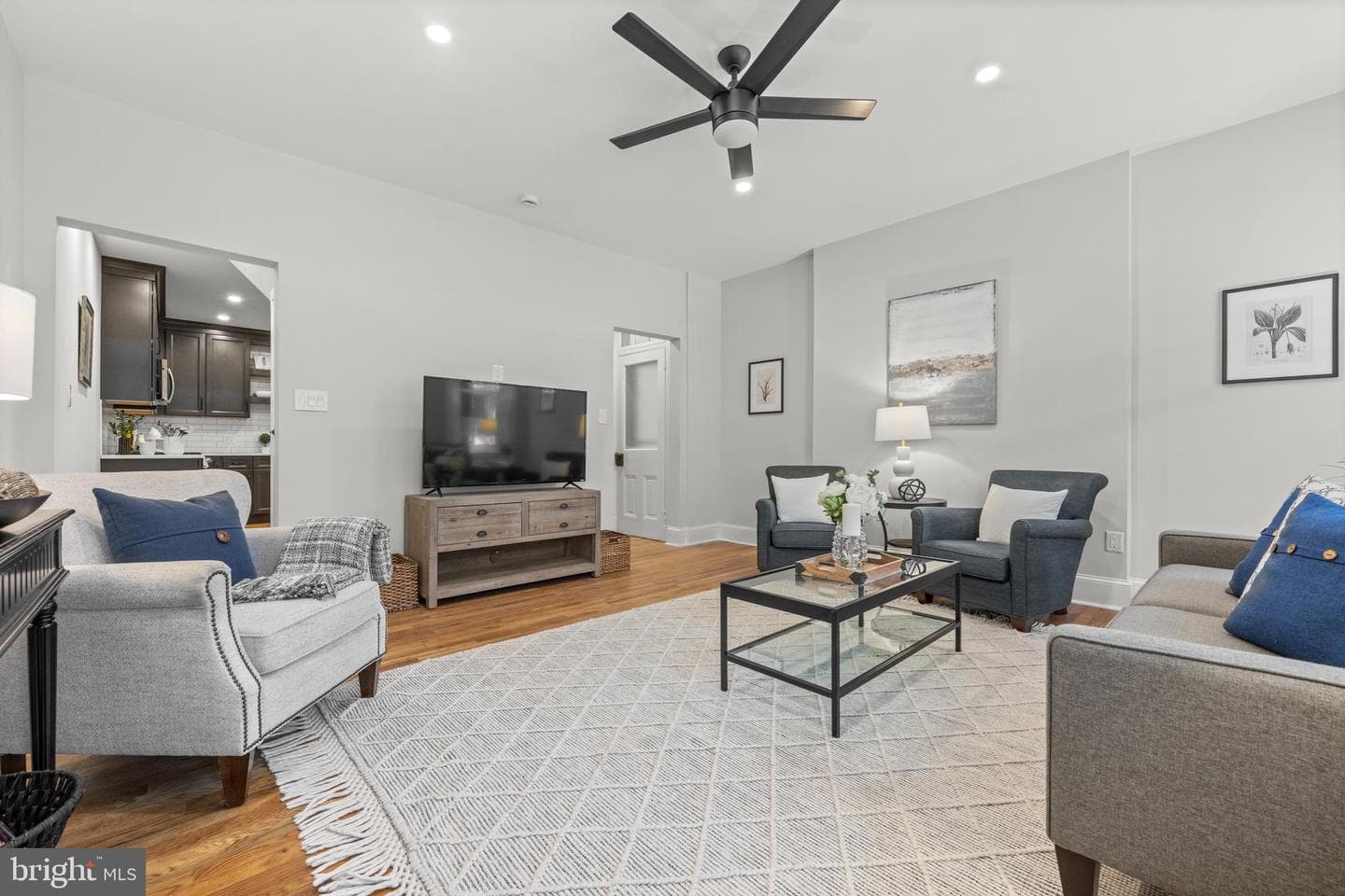222 W Barnard Street photo 7