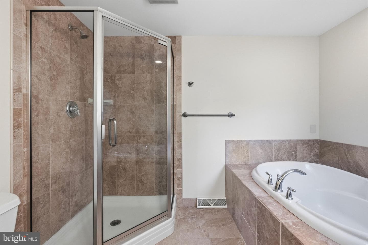1561 Tanglewood photo 34