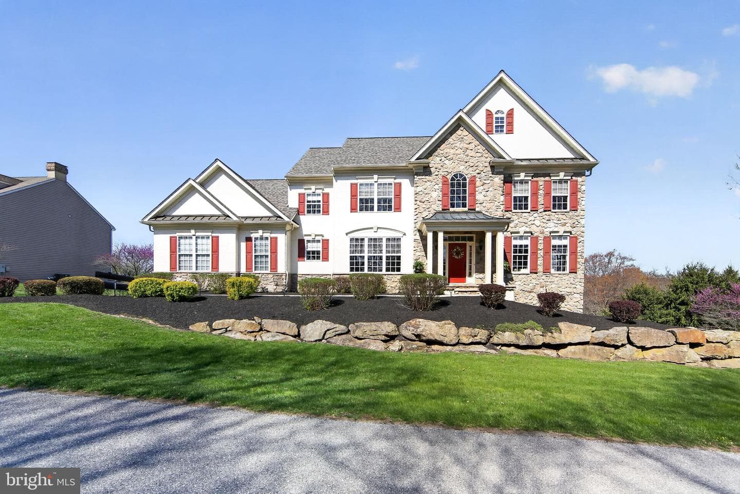 19 Steepleview Drive photo 2