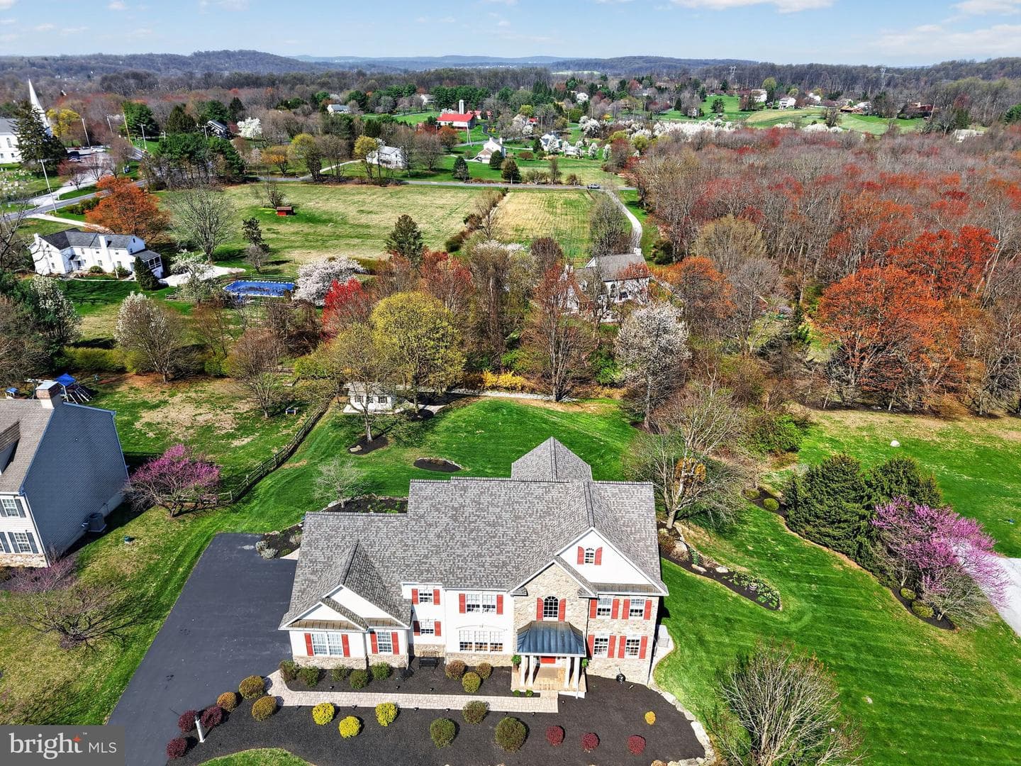 19 Steepleview Drive photo 5