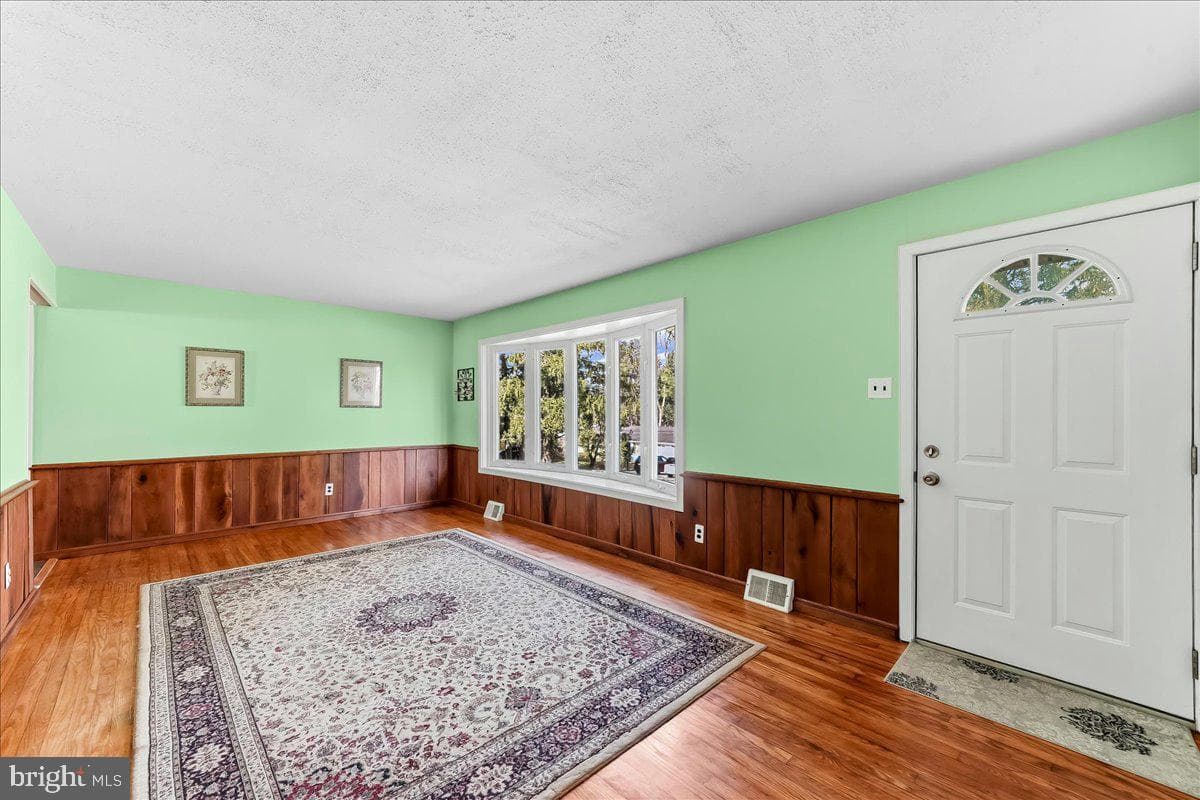 20 Holly Drive photo 3