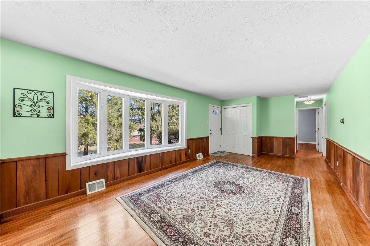 20 Holly Drive photo 4