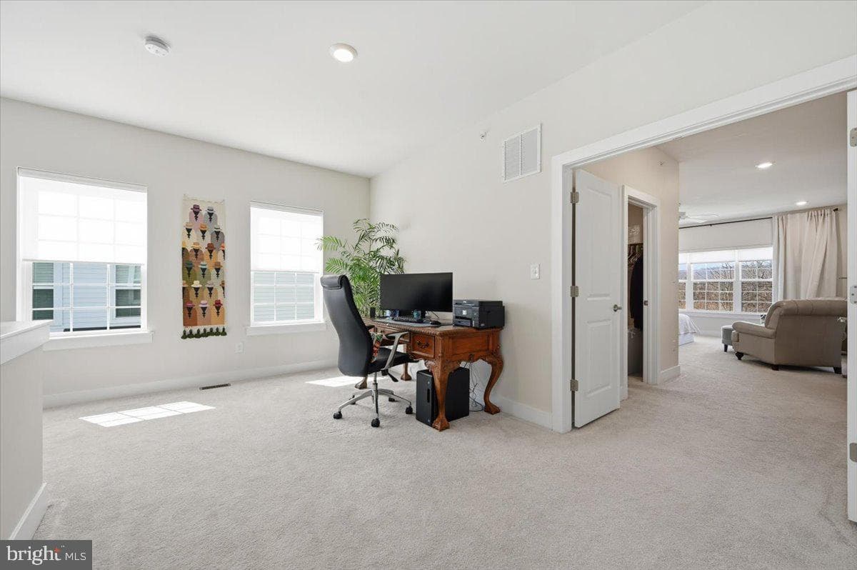 279 Red Leaf Lane photo 14