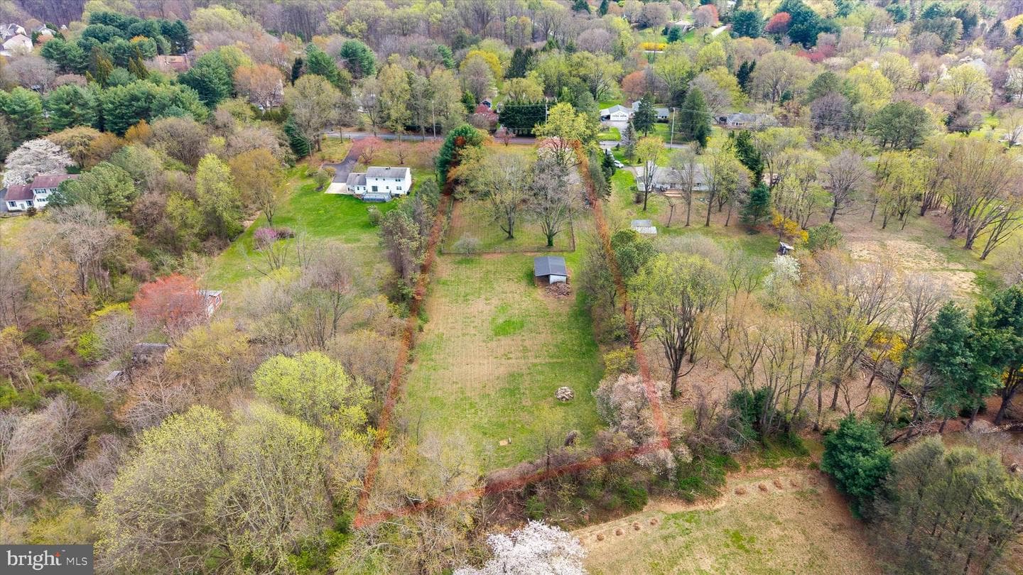 447 Chambers Rock Road photo 4