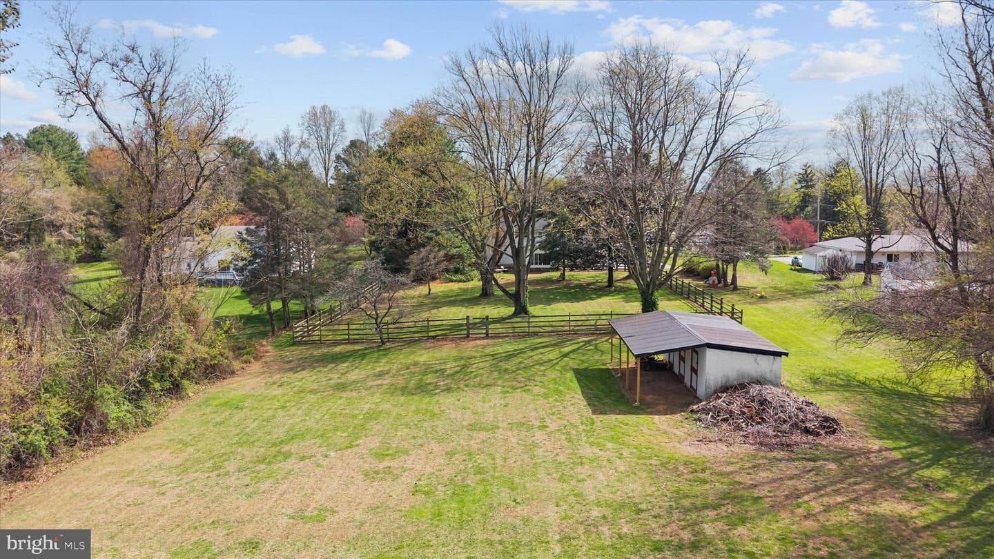 447 Chambers Rock Road photo 6