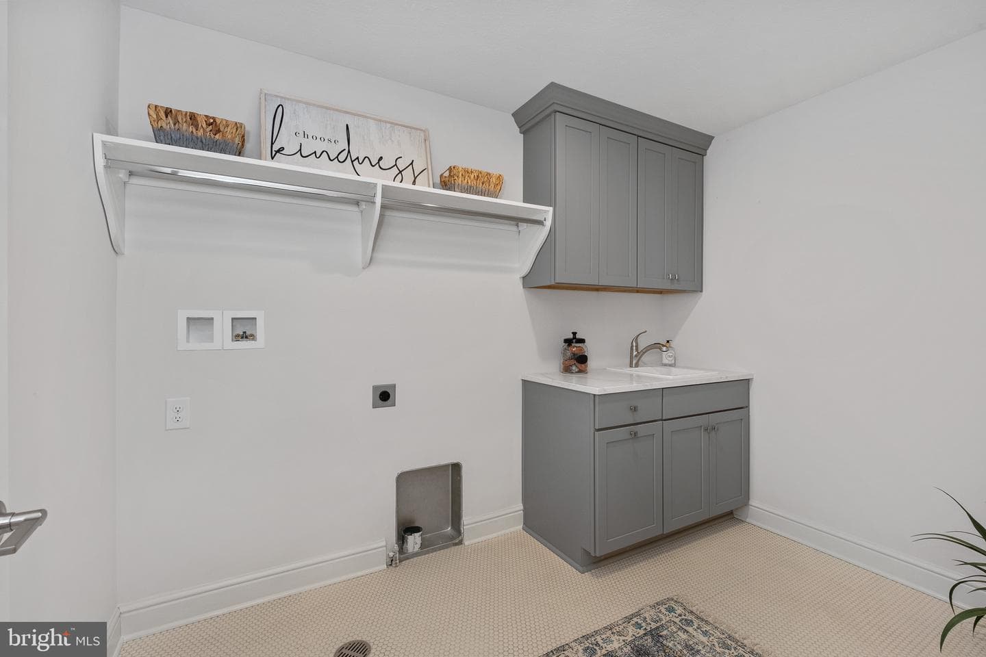 510 Newcomen Rd #r1d photo 33