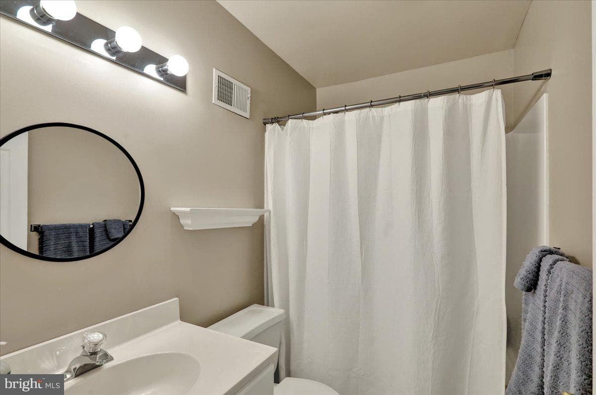 1302 Coventry Pointe Lane #1302 photo 32