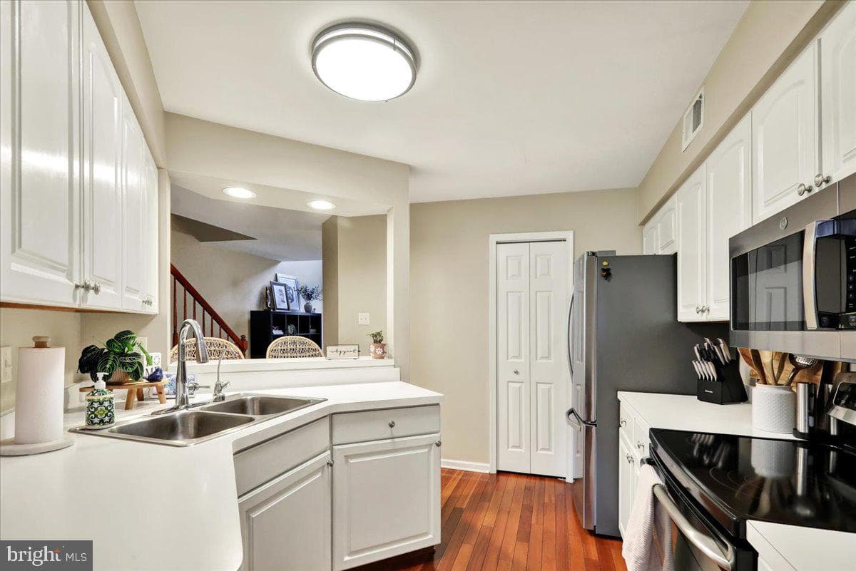 1302 Coventry Pointe Lane #1302 photo 8