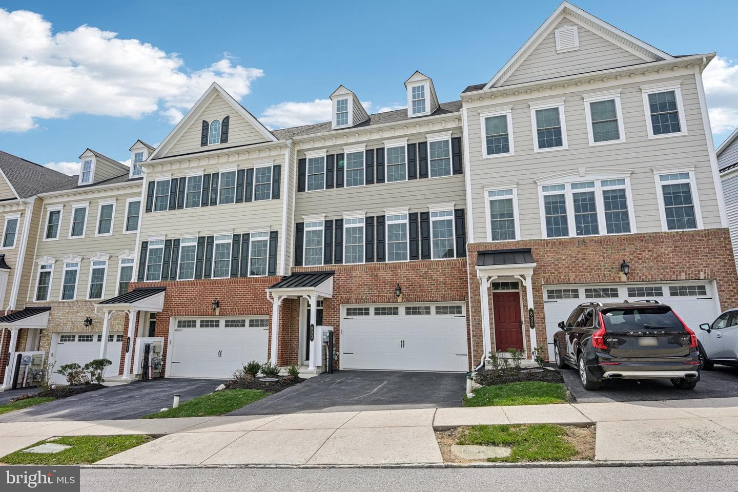 833 Stonecliffe Road photo 2