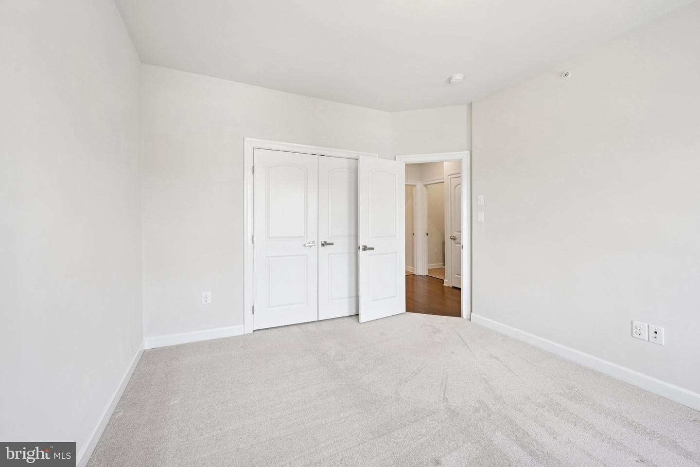 833 Stonecliffe Road photo 23