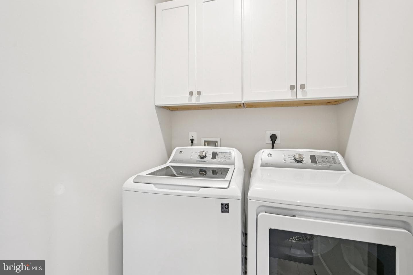 833 Stonecliffe Road photo 25