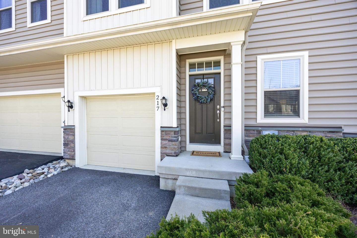 217 Kestrel Court photo 2