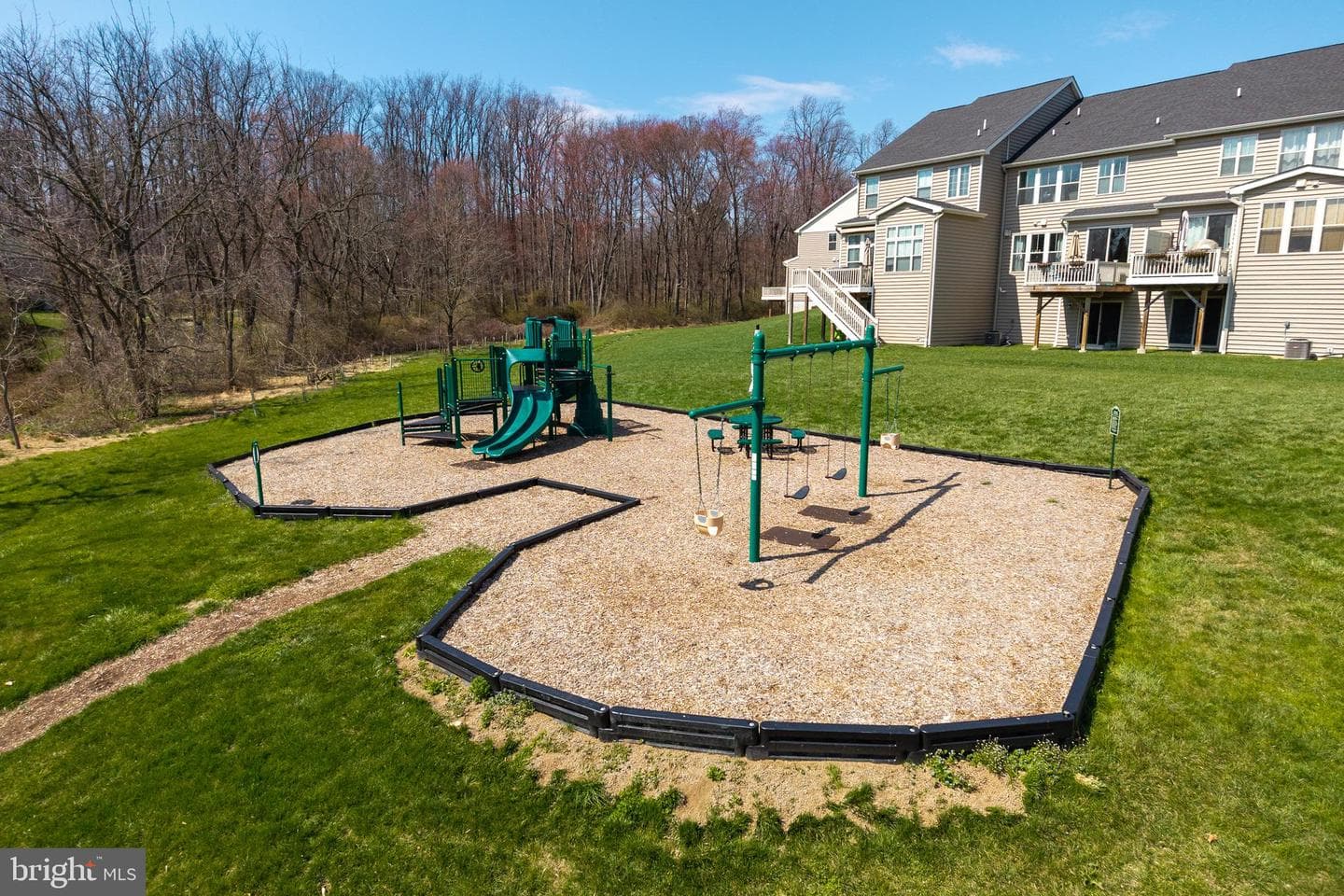 217 Kestrel Court photo 28