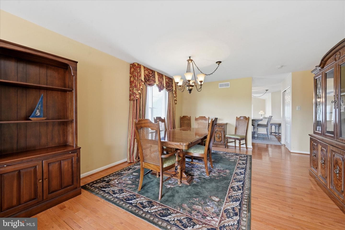 789 W Glenview Drive photo 4