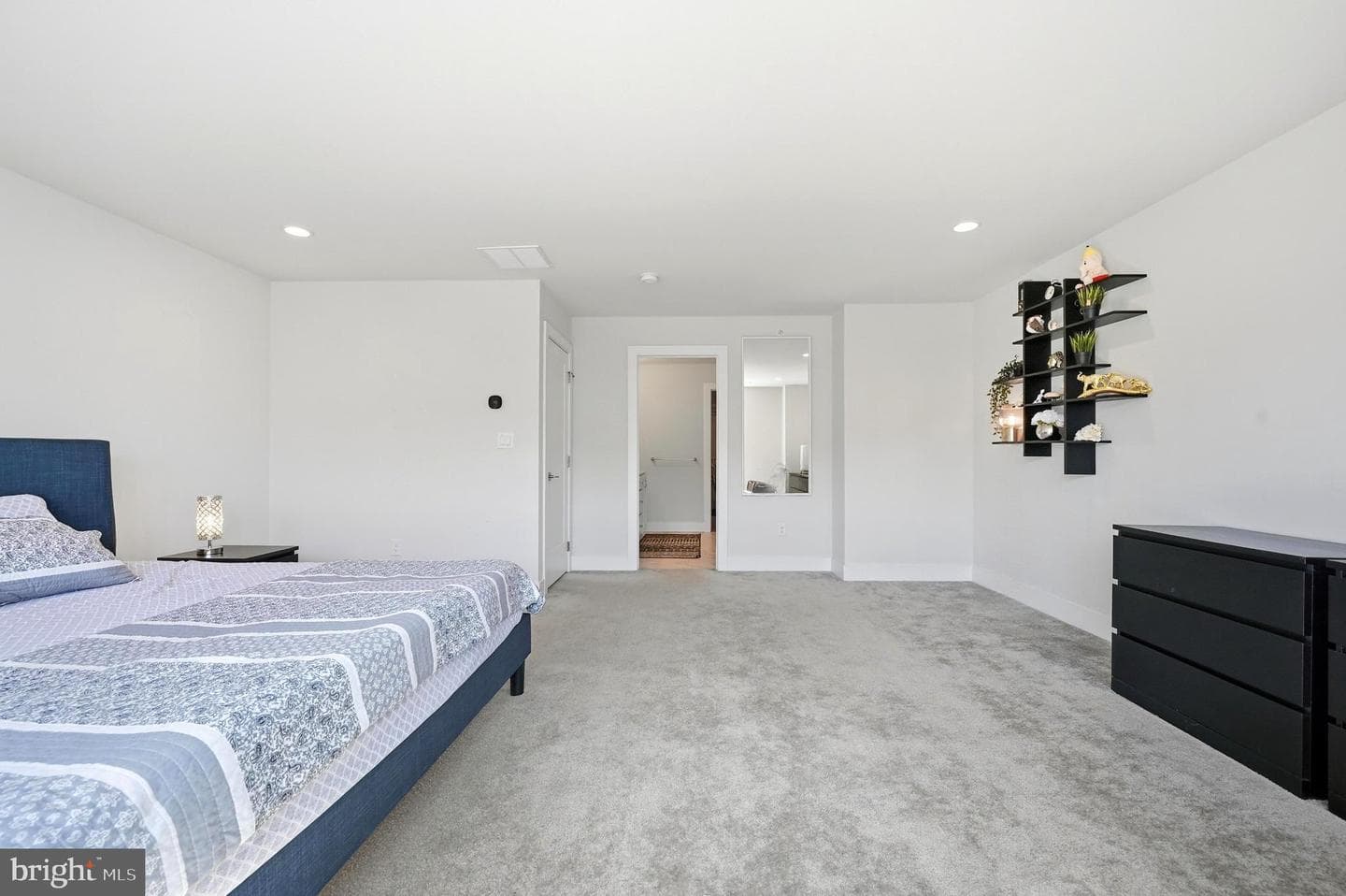 253 Iris Lane photo 21