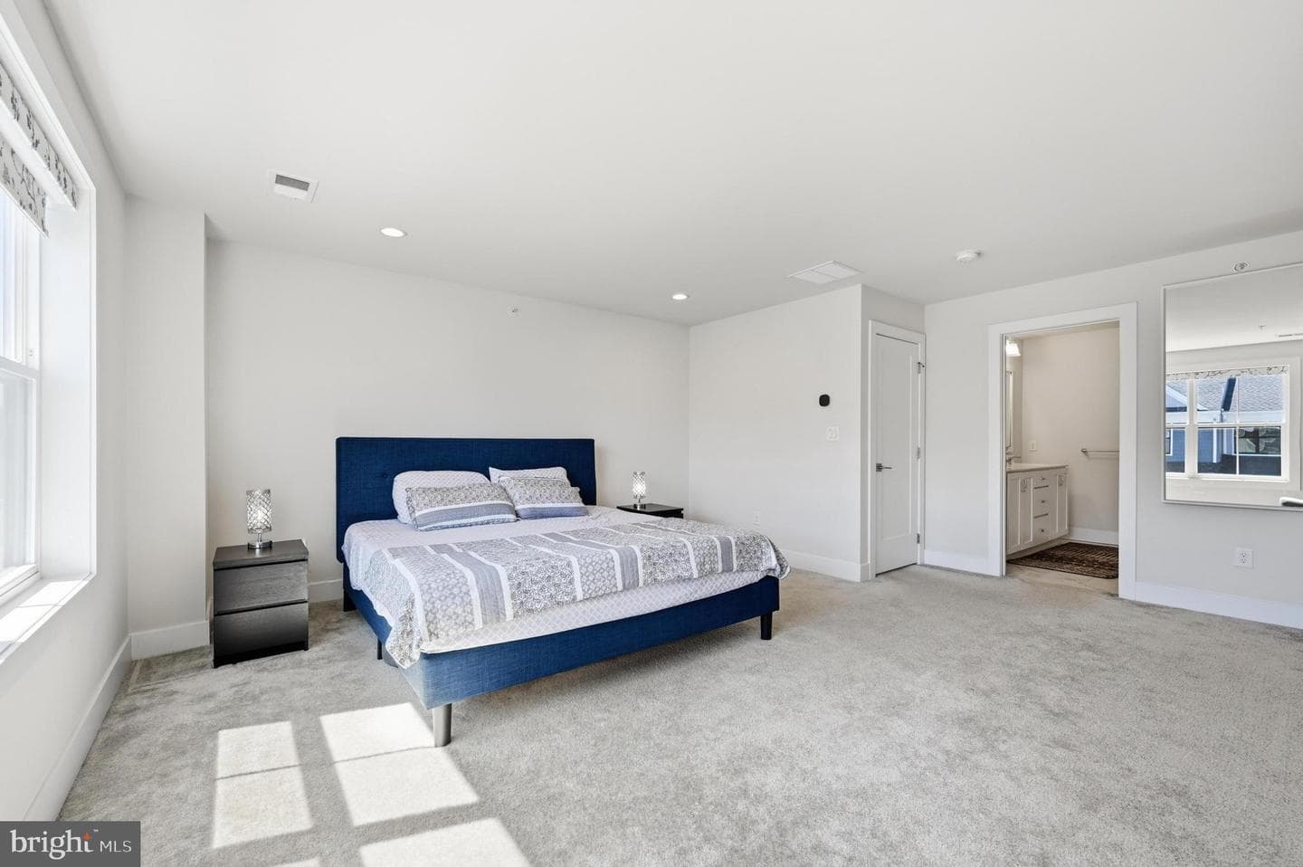 253 Iris Lane photo 23