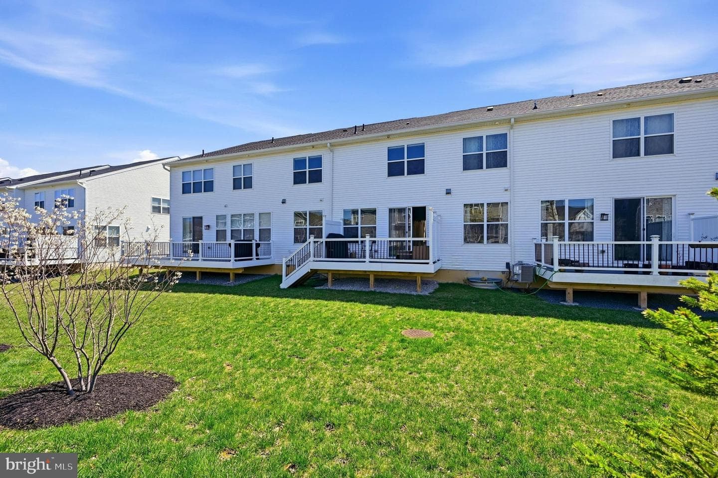253 Iris Lane photo 38